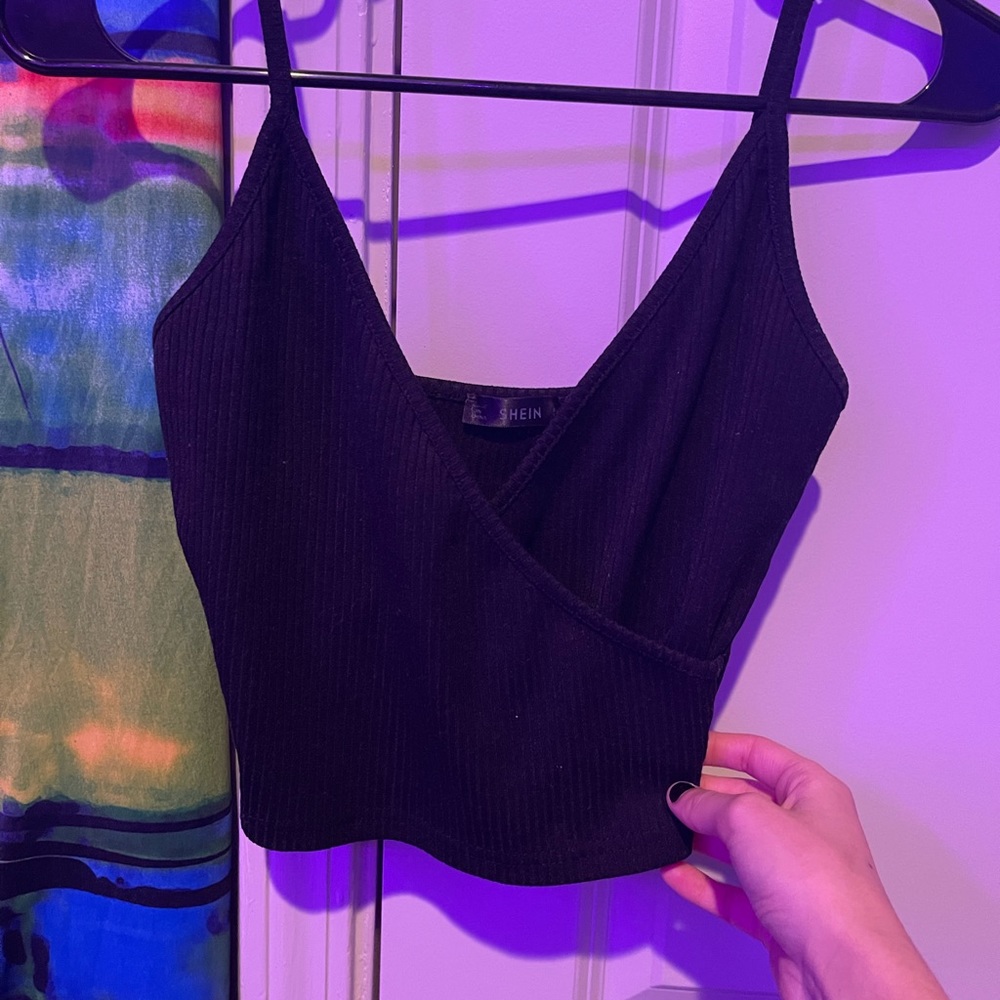black cross front cropped tank top
